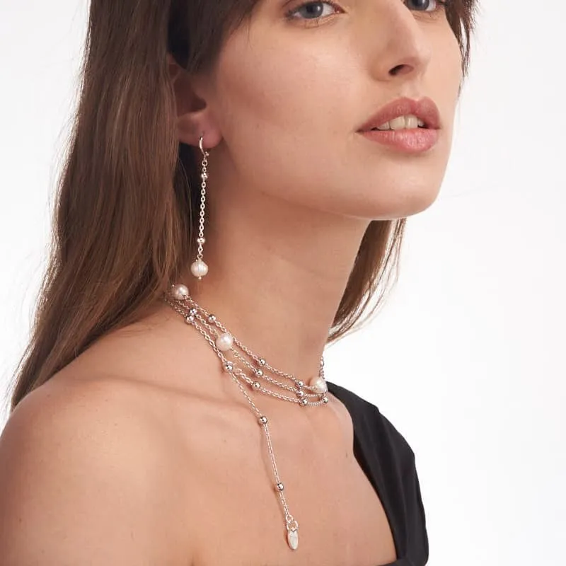 Collana di catena e perle naturali