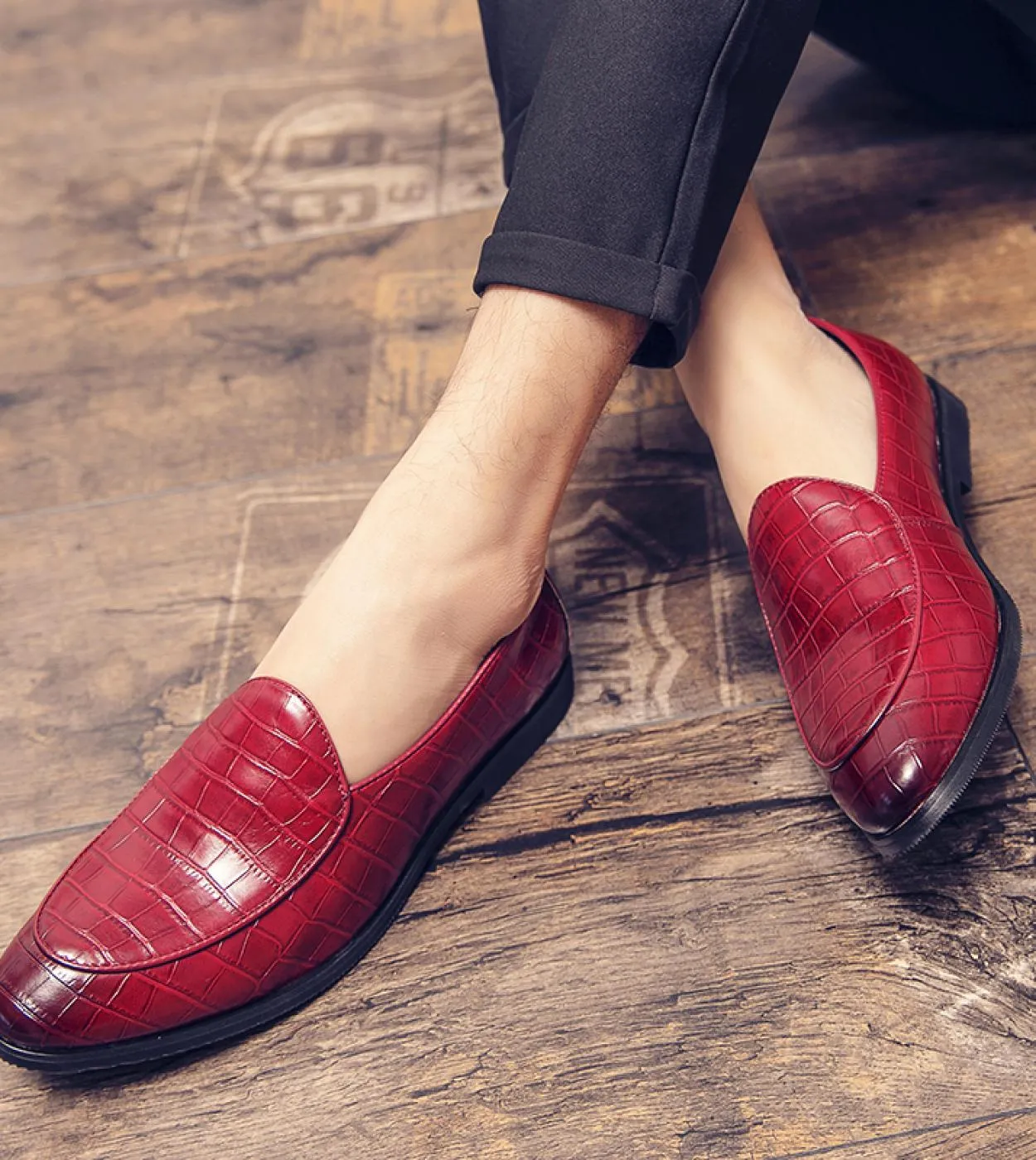 Mocassini neri da uomo Scarpe in pelle Slip On Uomo S Punta a punta Scarpe da uomo rosse da lavoro di lusso Mocassini da esterno