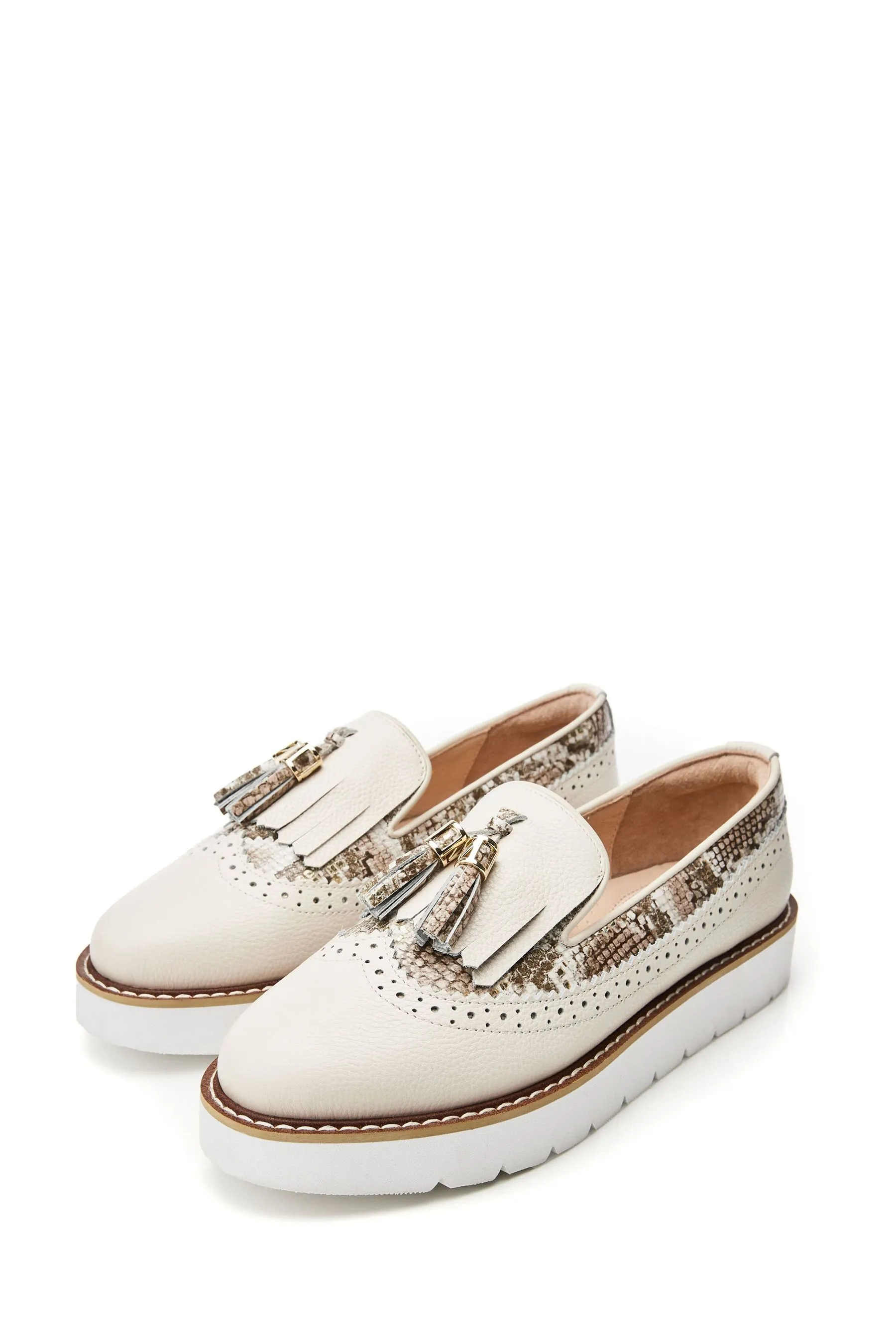 Moda in Pelle Eilani - Eva - Bianco con zeppa e dettaglio brogue - Mocassini