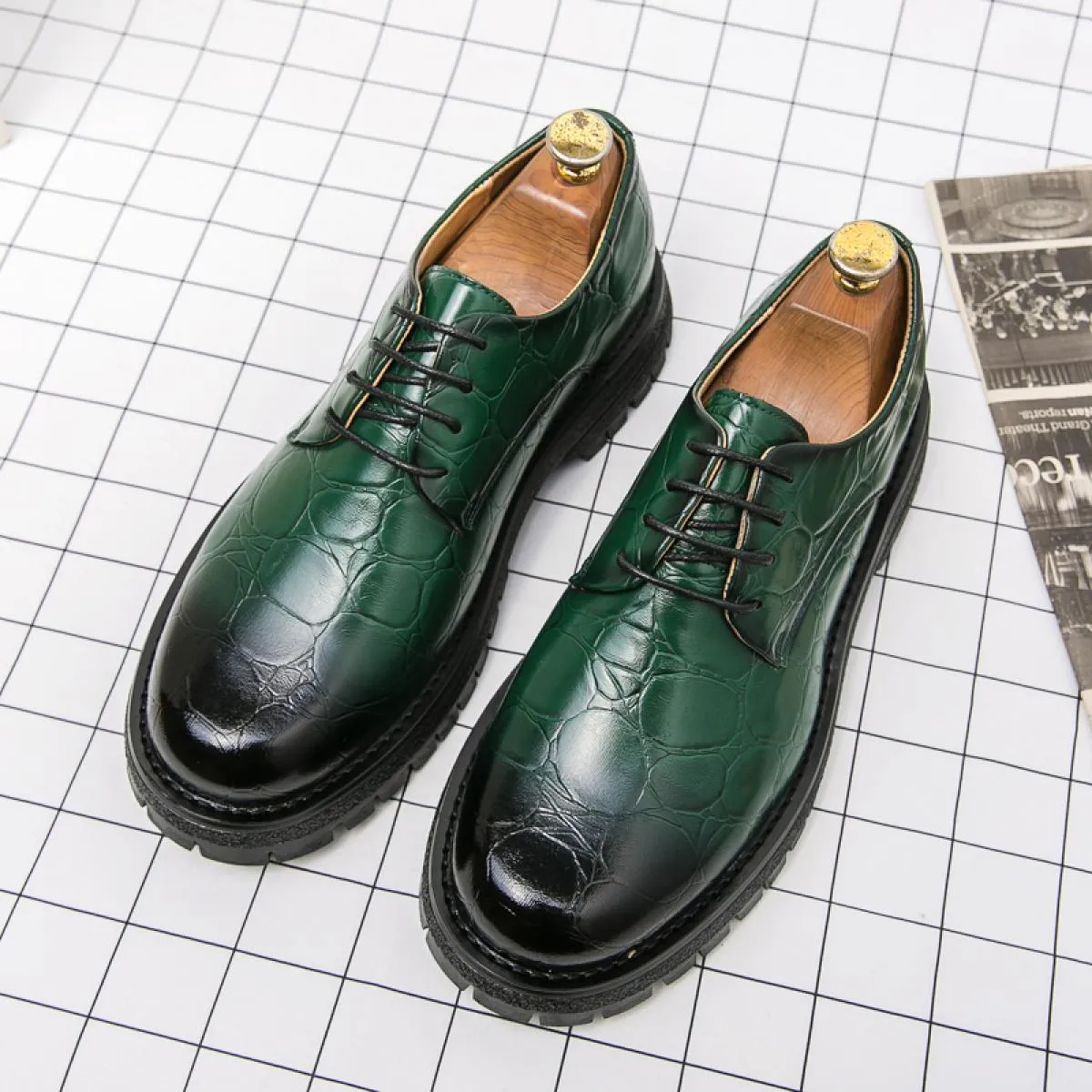 Nuove scarpe derby verdi da uomo punta tonda stringate nero marrone moda uomo scarpe eleganti spedizione gratuita taglia 38 44