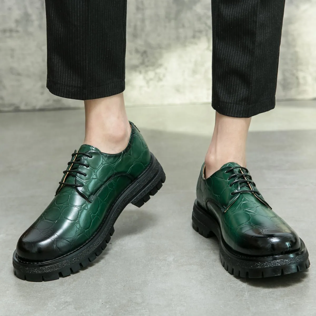Nuove scarpe derby verdi da uomo punta tonda stringate nero marrone moda uomo scarpe eleganti spedizione gratuita taglia 38 44