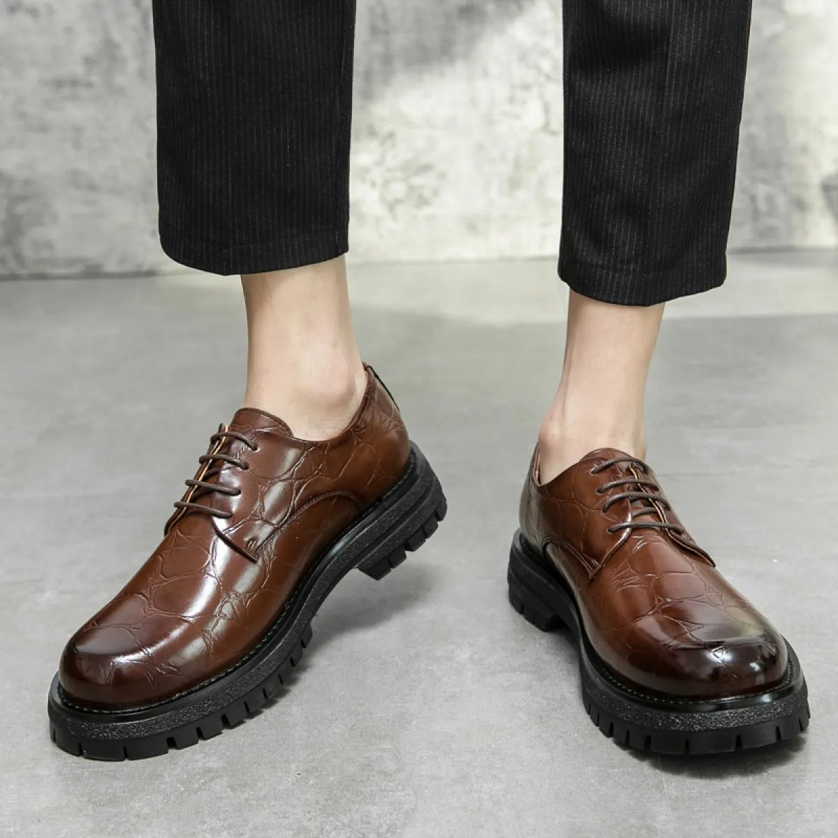 Nuove scarpe derby verdi da uomo punta tonda stringate nero marrone moda uomo scarpe eleganti spedizione gratuita taglia 38 44