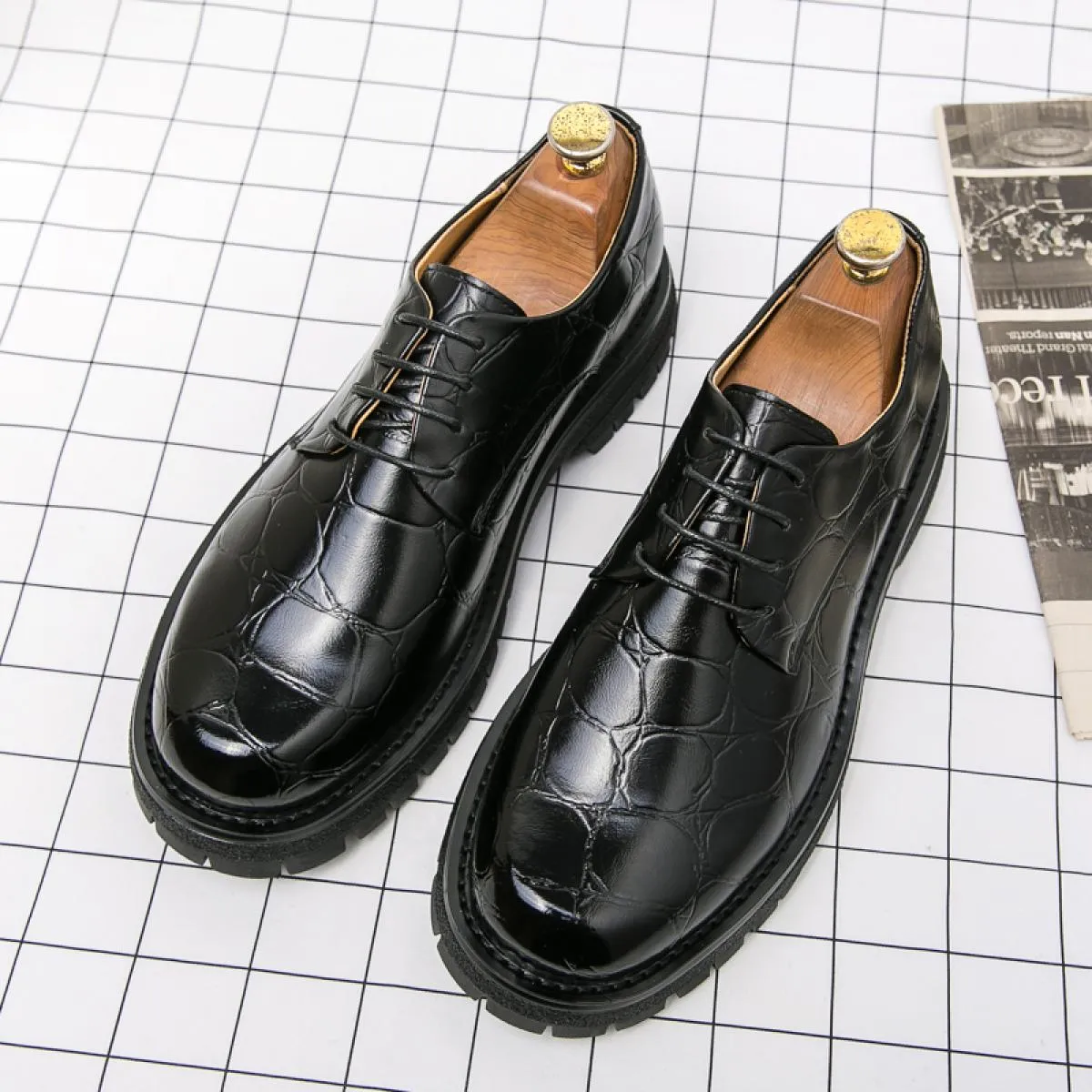 Nuove scarpe derby verdi da uomo punta tonda stringate nero marrone moda uomo scarpe eleganti spedizione gratuita taglia 38 44