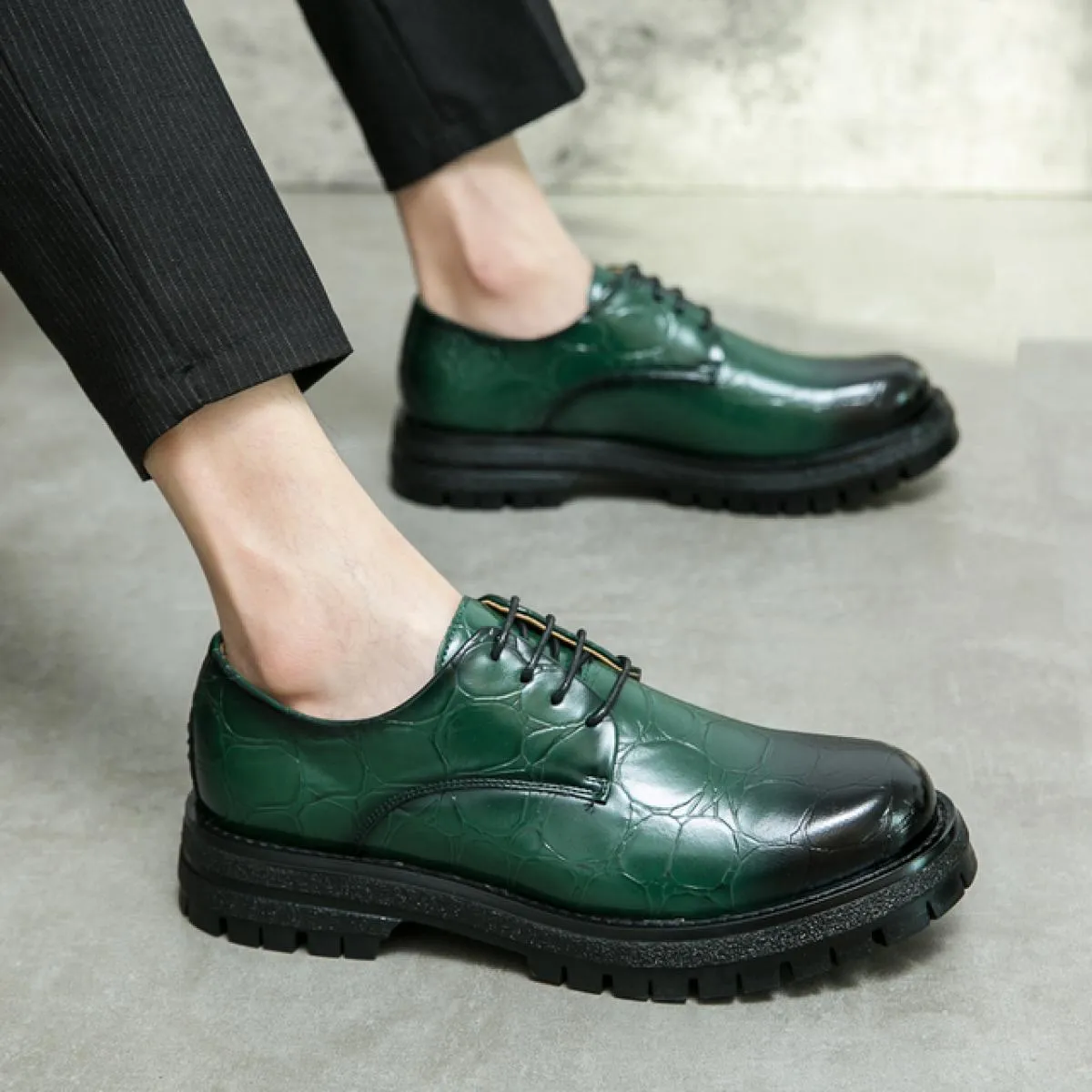 Nuove scarpe derby verdi da uomo punta tonda stringate nero marrone moda uomo scarpe eleganti spedizione gratuita taglia 38 44