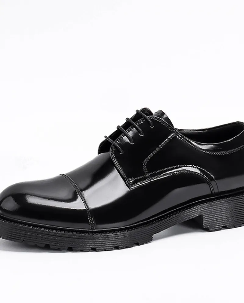 Nuovi designer scarpe nere in pelle verniciata per uomo scarpe derby classiche fatte a mano in pelle pieno fiore con tacchi da s