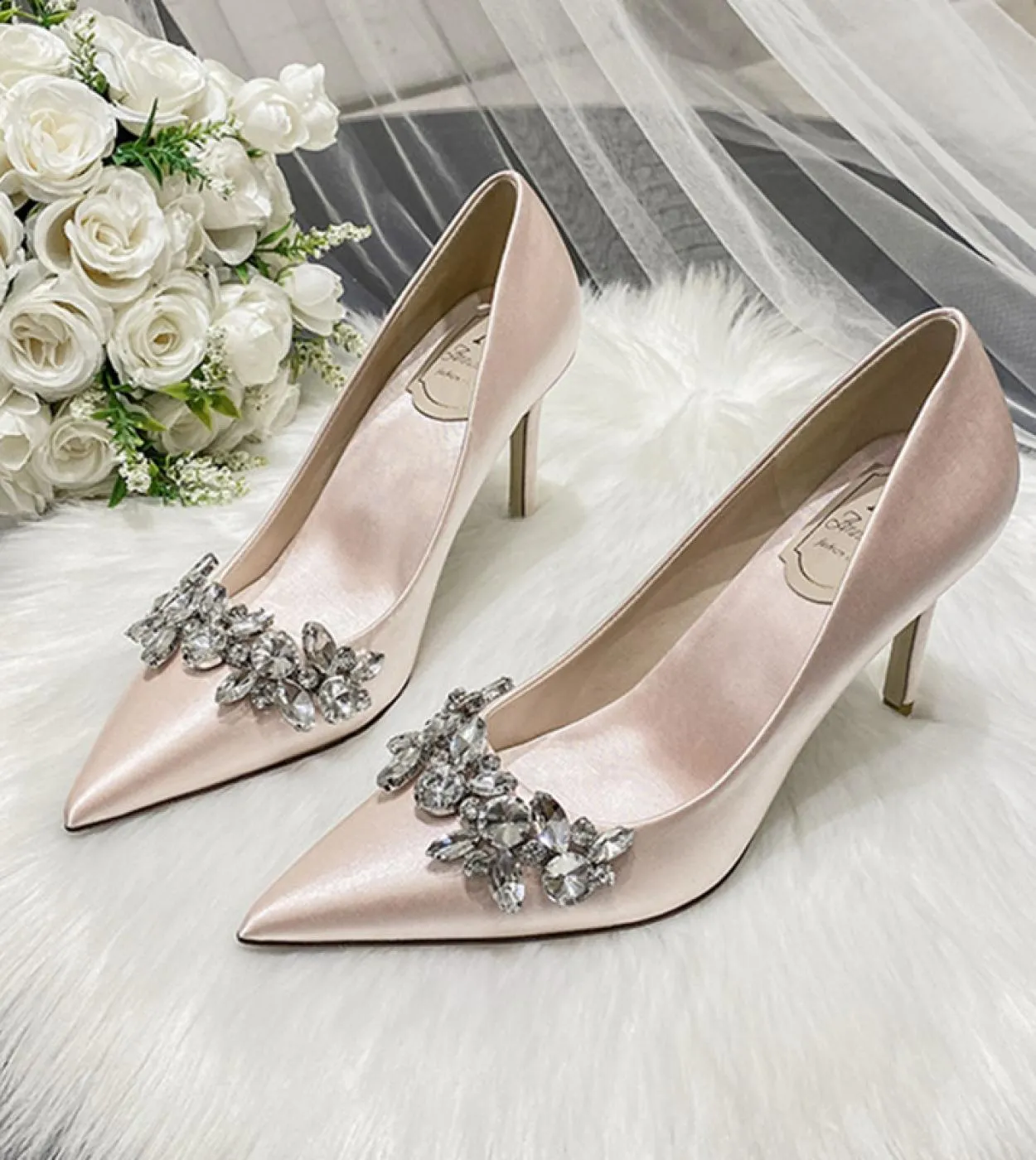 Scarpe da sposa da sposa con strass Scarpe da sposa da sposa in seta sintetica Nuove donne bianche