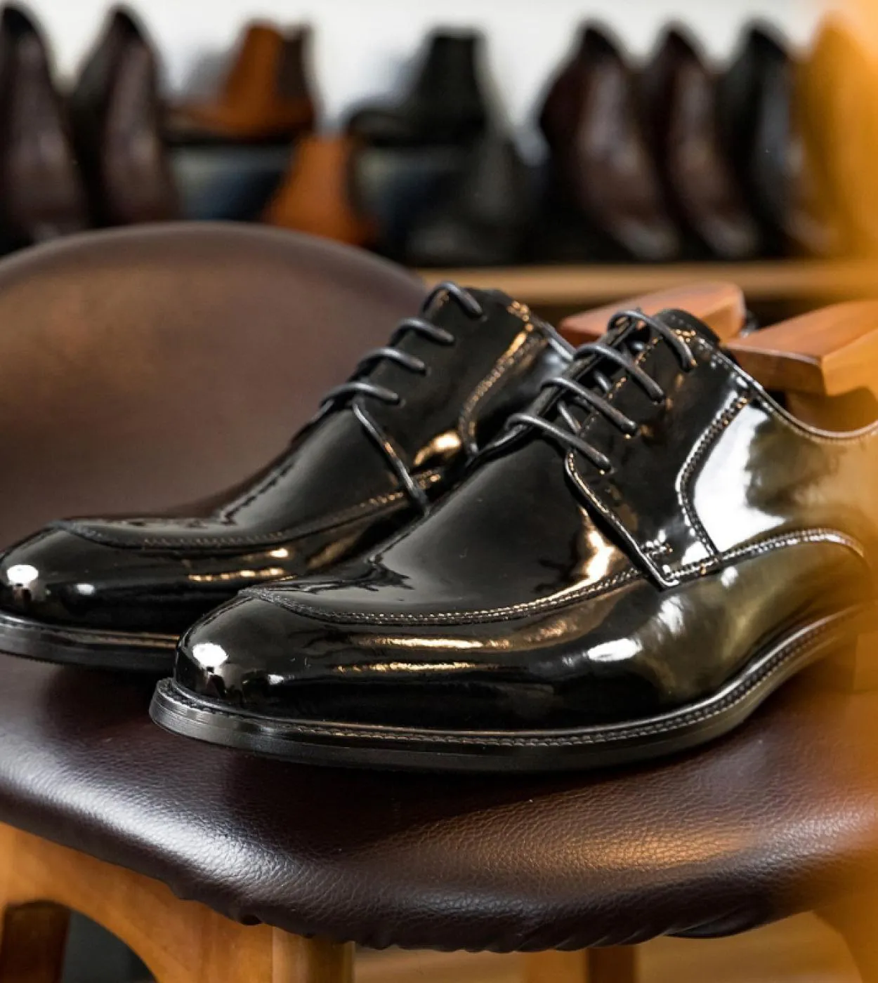 Scarpe derby da uomo di moda in pelle verniciata Designer di marca Scarpe da cerimonia da matrimonio formale nere per uomo Mucca