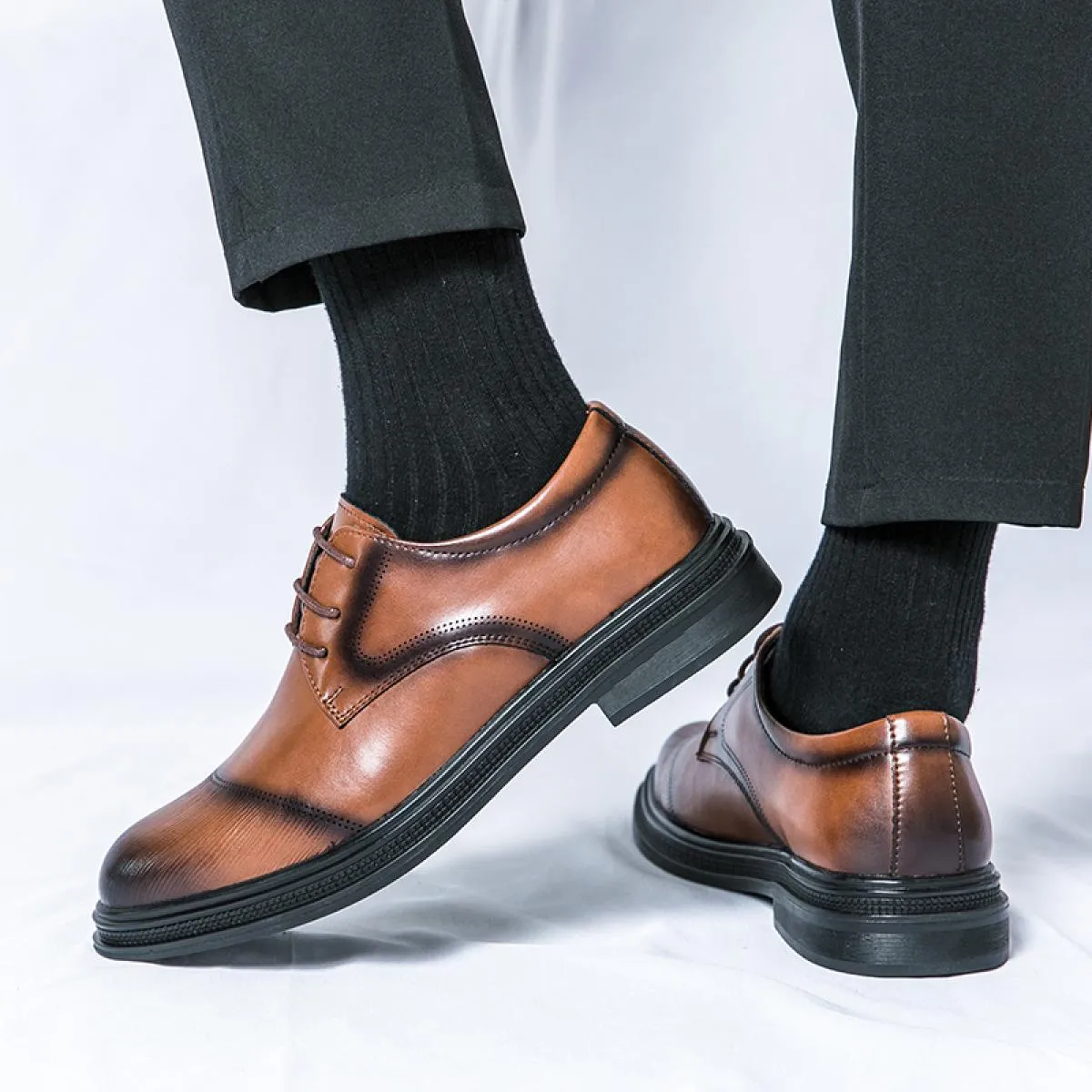 Scarpe derby da uomo in vera pelle per uomo Scarpe formali da uomo con punta tonda da lavoro marrone nero Spedizione gratuita Ta