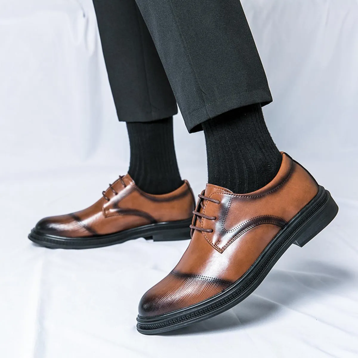 Scarpe derby da uomo in vera pelle per uomo Scarpe formali da uomo con punta tonda da lavoro marrone nero Spedizione gratuita Ta